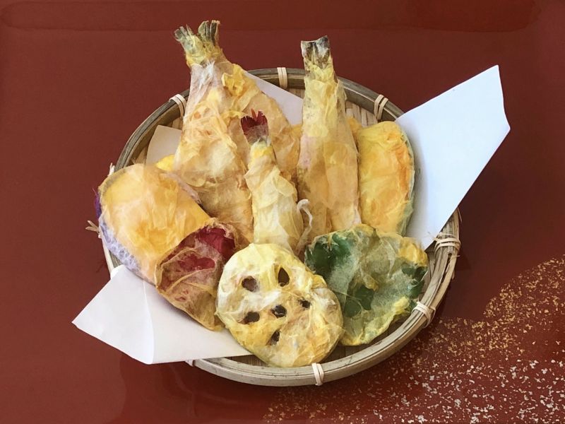 thức ăn làm từ giấy